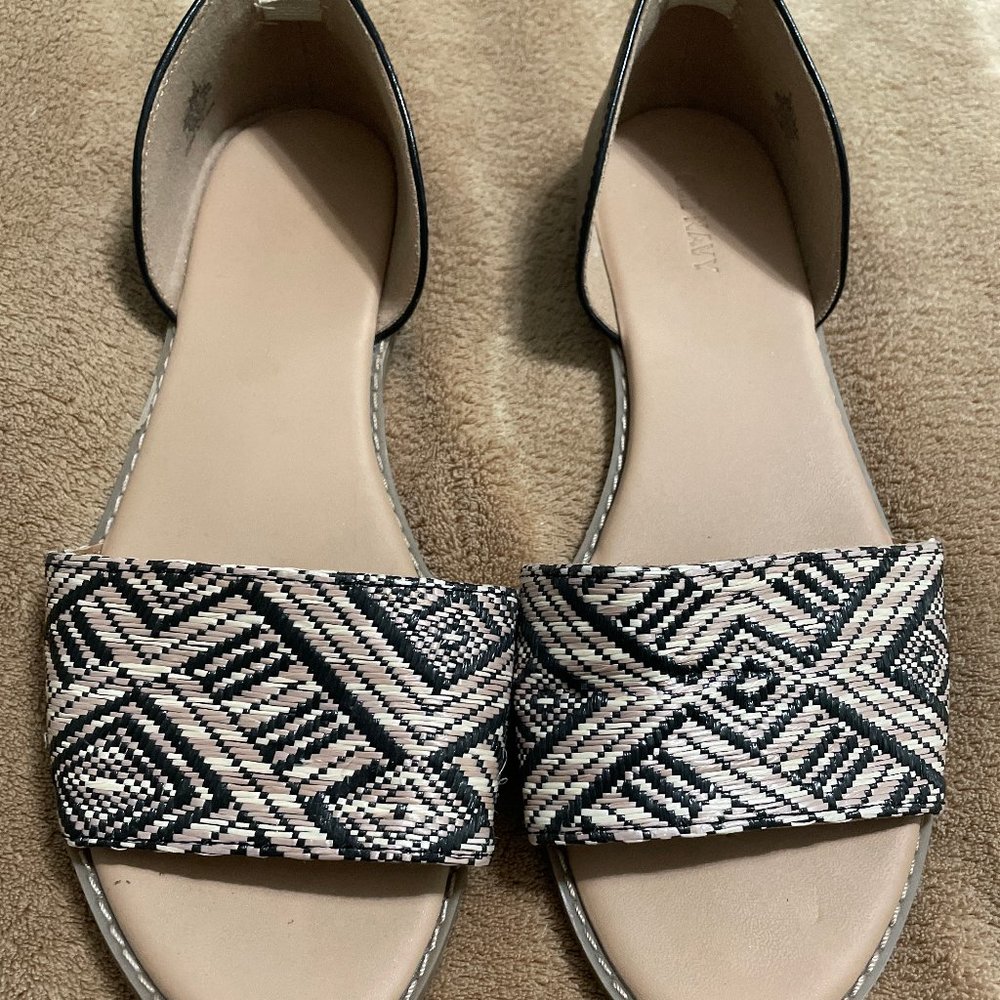 Old Navy Tan/Black Flats